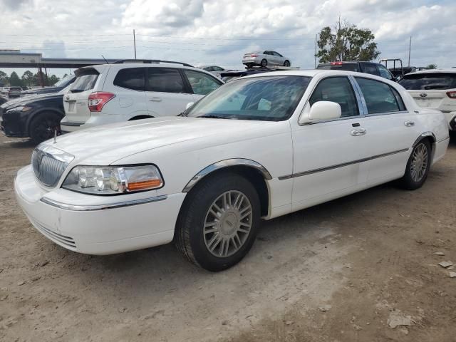 2006 Lincoln Town Car Signature Limited