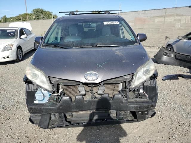 2015 Toyota Sienna LE