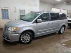 2014 Chrysler Town & Country Touring L