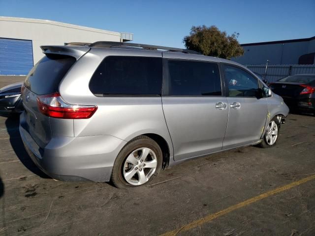 2017 Toyota Sienna LE