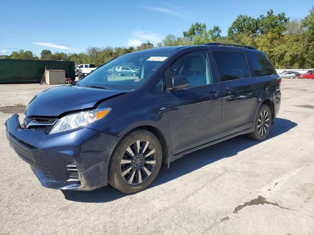 2019 Toyota Sienna LE