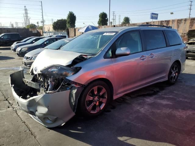 2011 Toyota Sienna Sport