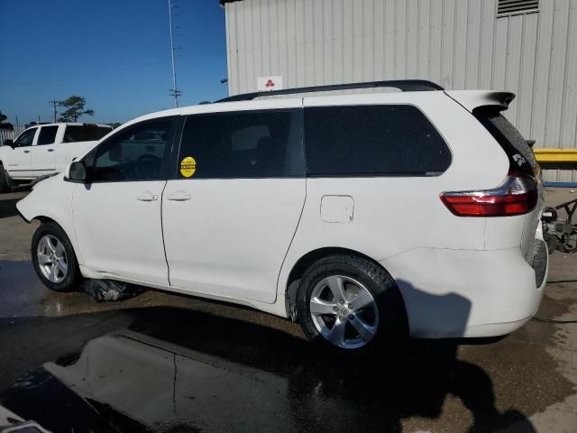 2017 Toyota Sienna LE