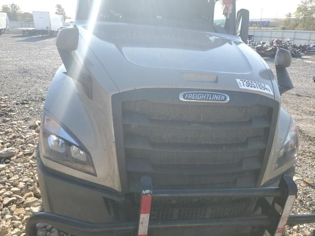 2019 Freightliner Cascadia 126