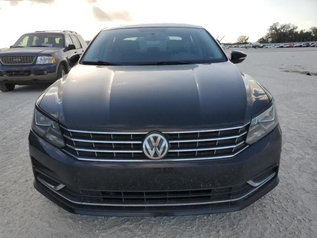 2016 Volkswagen Passat SE