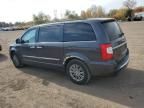 2016 Chrysler Town & Country Touring L