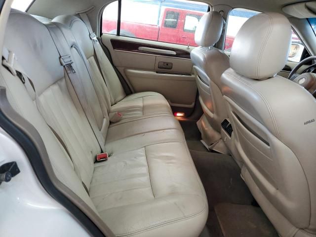 2003 Lincoln Town Car Executive