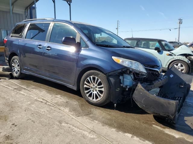 2019 Toyota Sienna XLE