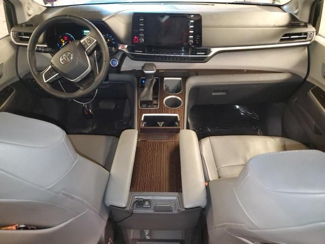 2022 Toyota Sienna XLE