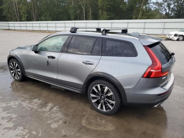 2020 Volvo V60 Cross Country T5 Momentum