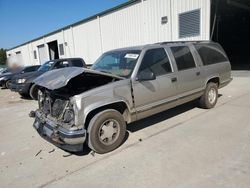 Carros salvage sin ofertas aún a la venta en subasta: 1999 GMC Suburban C1500