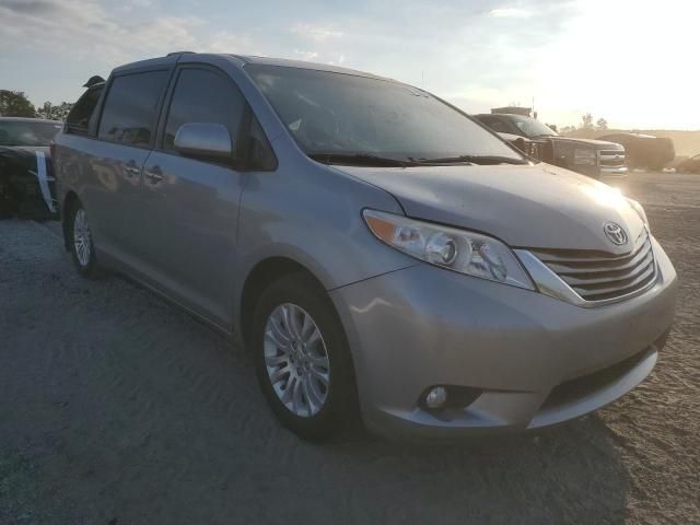 2016 Toyota Sienna XLE