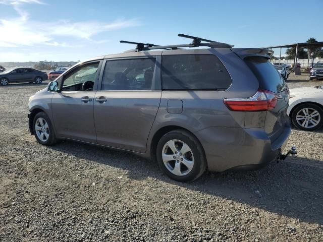 2015 Toyota Sienna LE