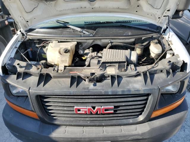 2004 GMC Savana Cutaway G3500