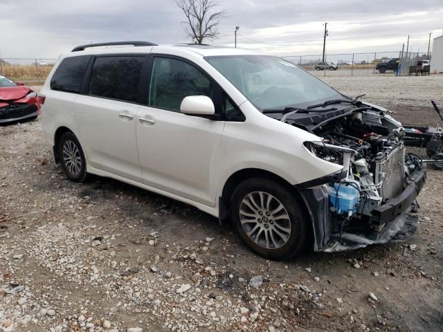 2020 Toyota Sienna XLE