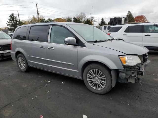 2013 Chrysler Town & Country Touring L