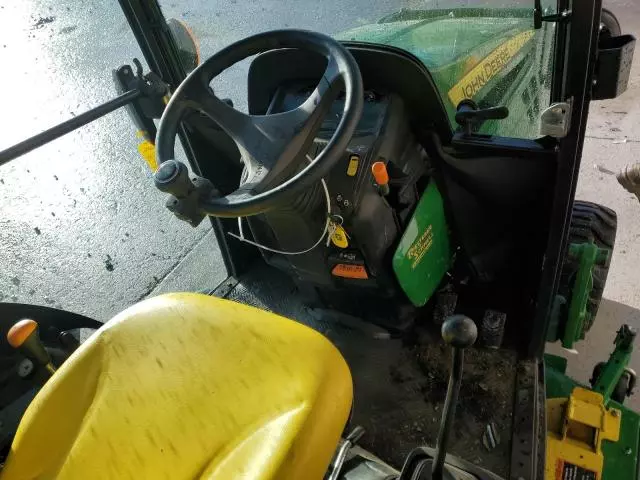 2018 John Deere 1025R