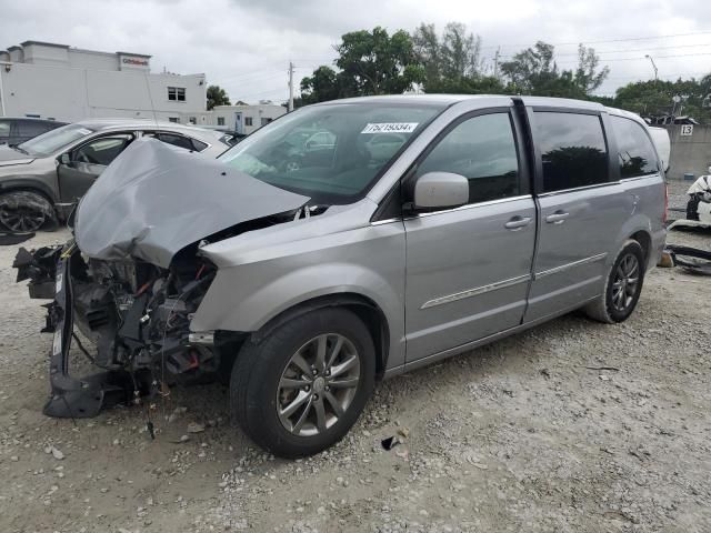 2015 Chrysler Town & Country S