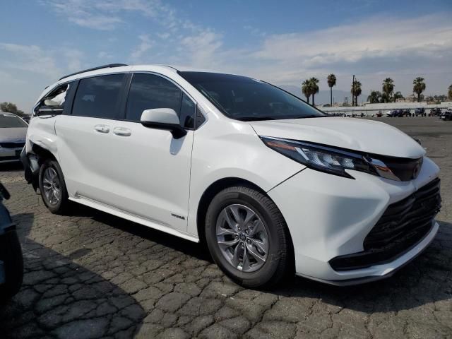 2021 Toyota Sienna LE