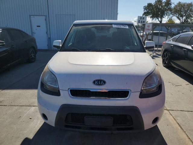 2011 KIA Soul +