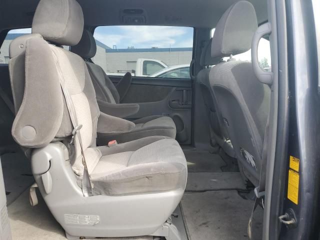 2009 Toyota Sienna CE