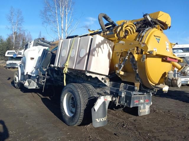 2001 Freightliner Medium Conventional FL60