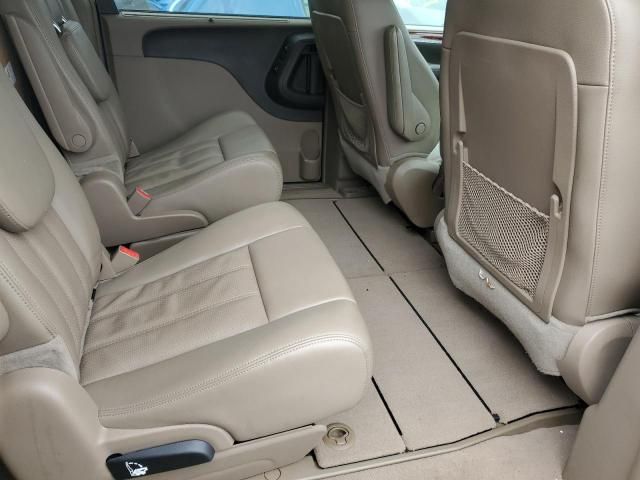 2012 Chrysler Town & Country Touring L