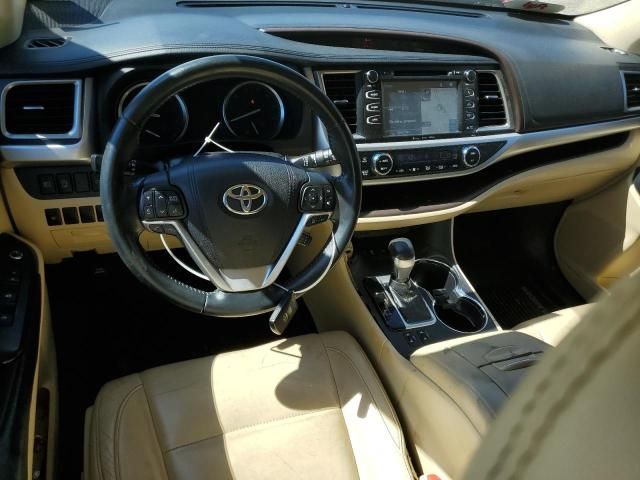 2017 Toyota Highlander SE