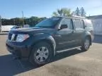 2005 Nissan Pathfinder LE