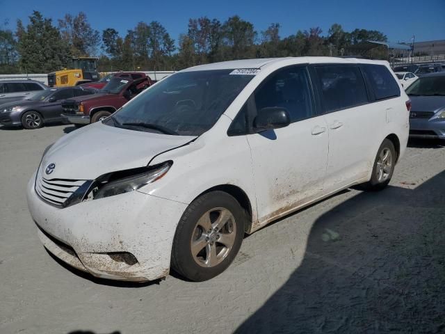 2017 Toyota Sienna LE