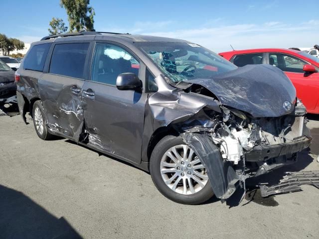 2016 Toyota Sienna XLE