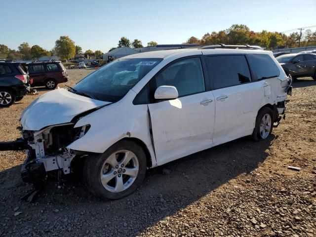 2020 Toyota Sienna LE