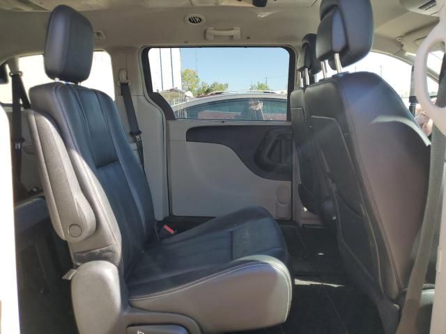 2012 Chrysler Town & Country Touring L