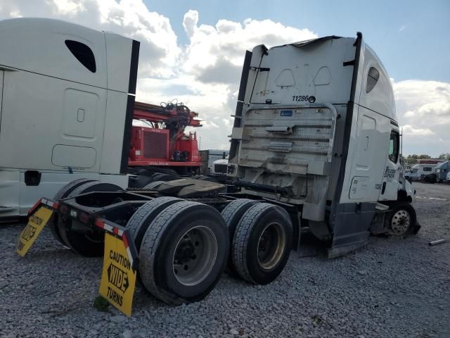 2021 Freightliner Cascadia 126