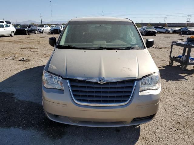 2009 Chrysler Town & Country LX