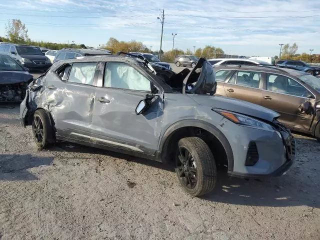 2023 Nissan Kicks SR