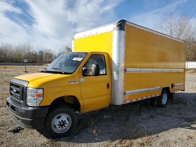 2022 Ford Econoline E350 Super Duty Cutaway Van