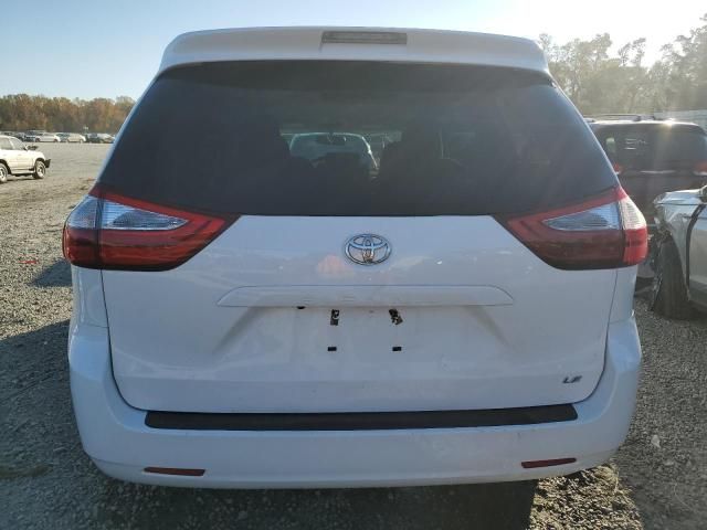 2017 Toyota Sienna LE