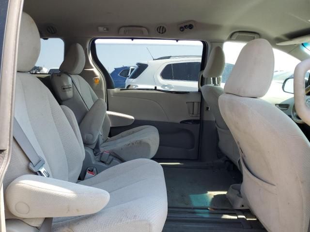 2011 Toyota Sienna LE