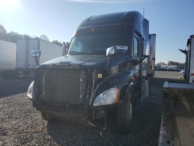 2013 Freightliner Cascadia 125