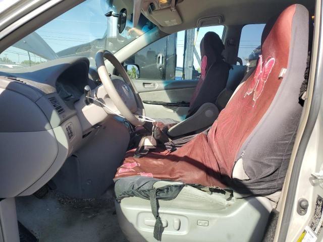 2005 Toyota Sienna CE