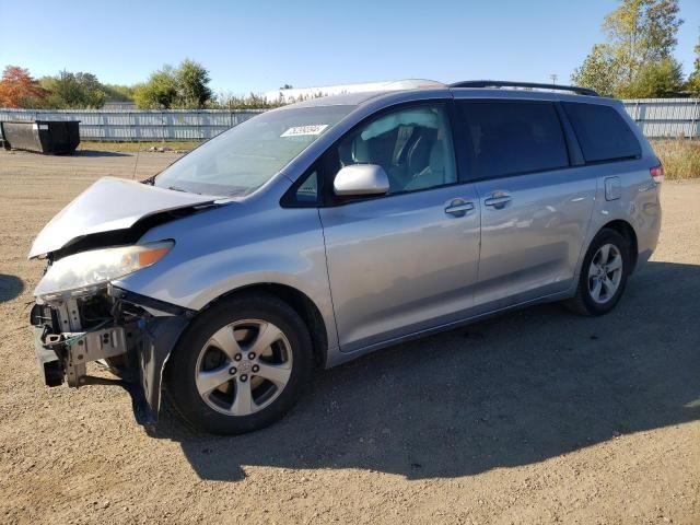 2011 Toyota Sienna LE