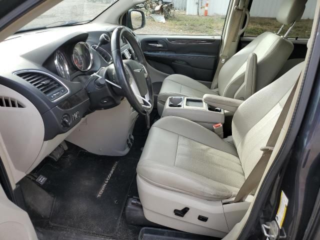 2014 Chrysler Town & Country Touring L