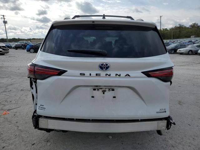 2022 Toyota Sienna XLE