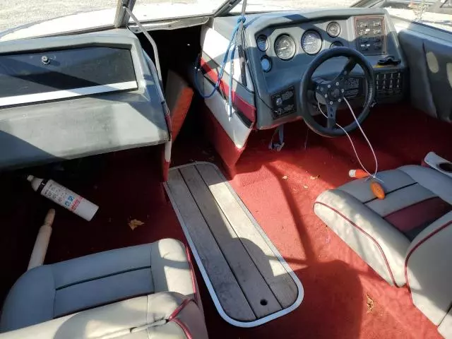 1988 Maxum Boat