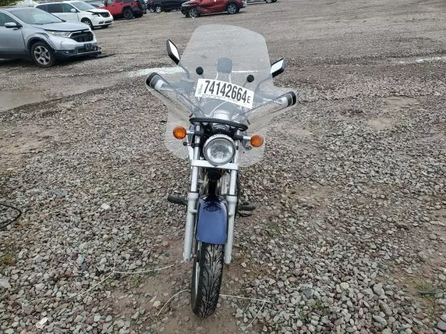 2003 Suzuki GZ250