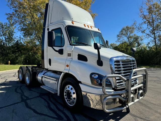 2015 Freightliner Cascadia 113