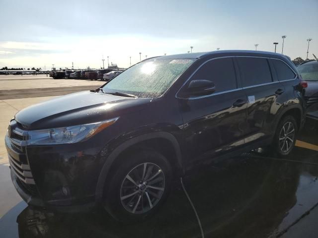 2019 Toyota Highlander SE