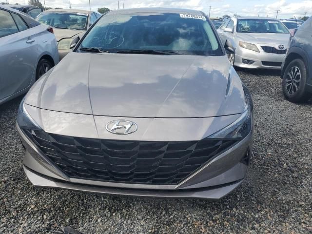 2023 Hyundai Elantra SE