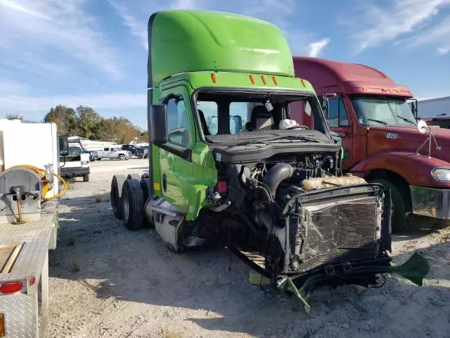 2020 Freightliner Cascadia 116